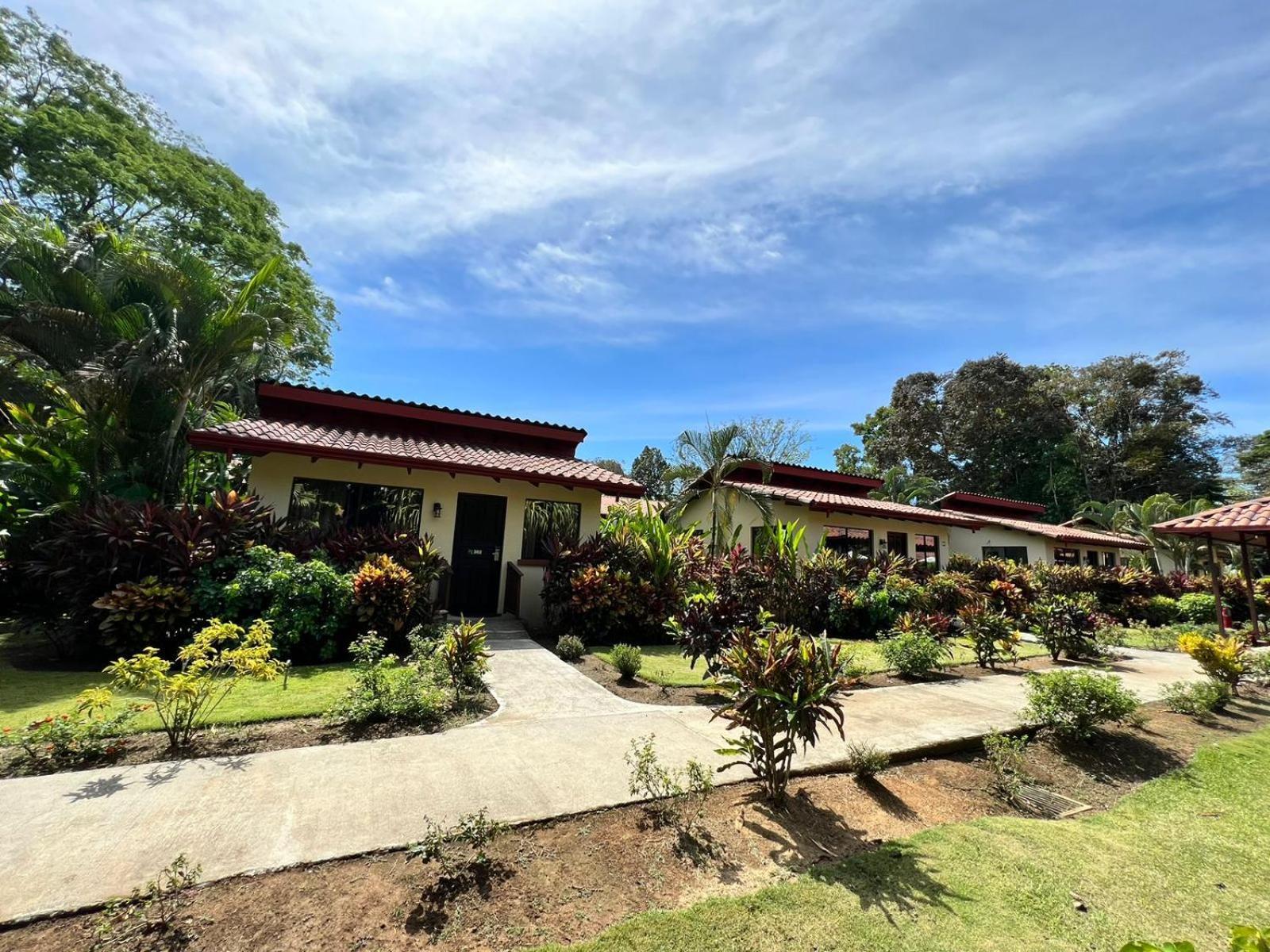 La Foresta Nature Resort Quepos Exterior photo