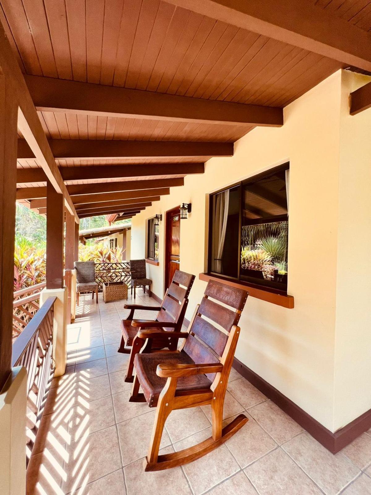 La Foresta Nature Resort Quepos Exterior photo