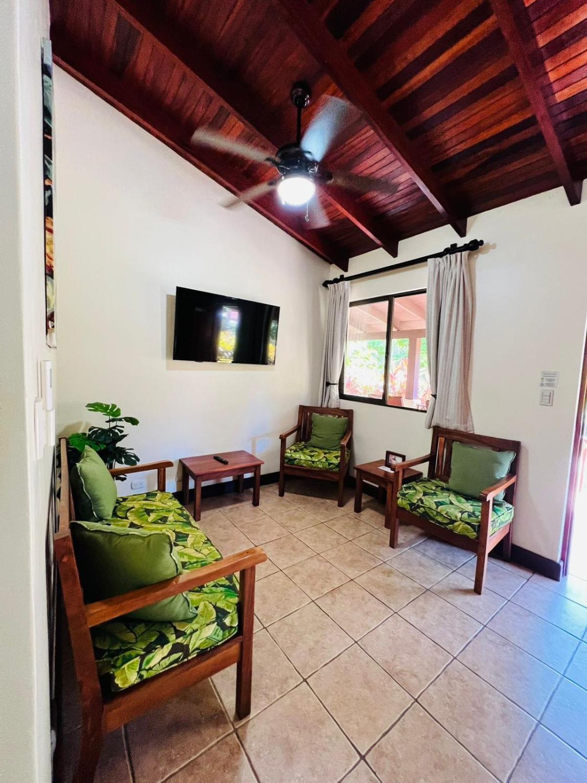 La Foresta Nature Resort Quepos Exterior photo