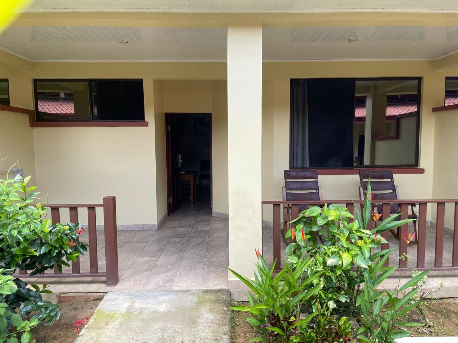 La Foresta Nature Resort Quepos Exterior photo