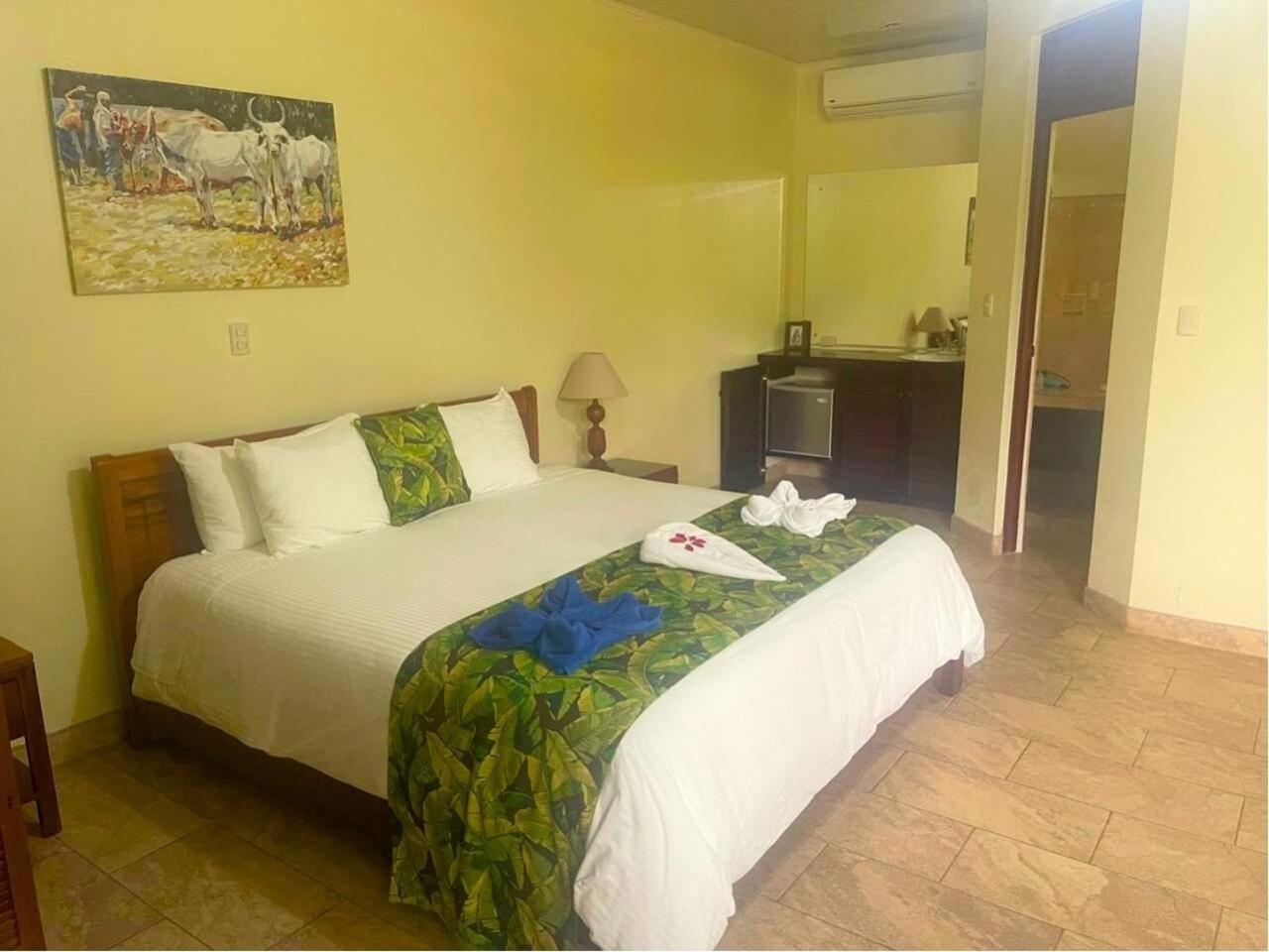 La Foresta Nature Resort Quepos Exterior photo